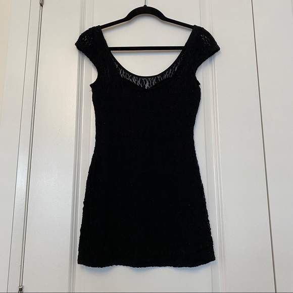 Aritzia black lace sweetheart neckline dress - Picture 2 of 4